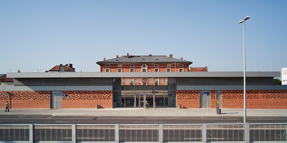 Terminalgebäude Bahnhof München Pasing